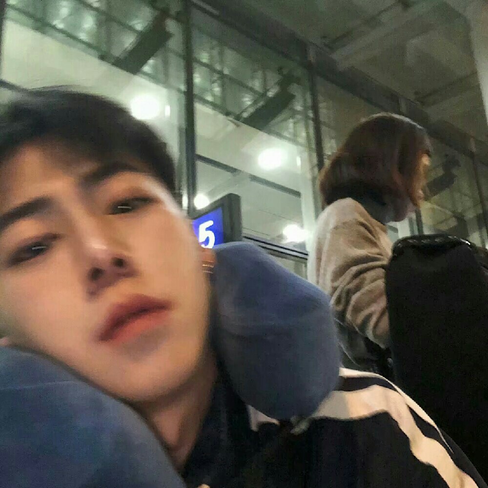 失眠的夜晚你在想谁 来聊聊吧 ❤-红豆Live直播